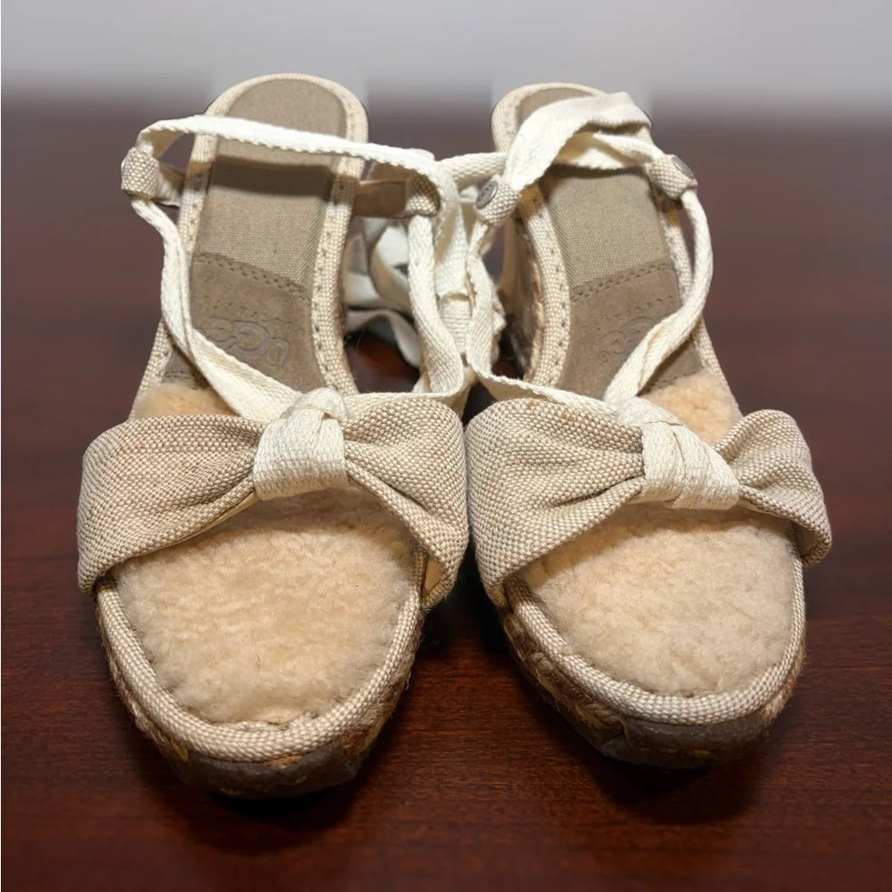 UGG Amelie Lace Up Shearling Lined Espadrille Wedge Heels Cream Canvas Size 9